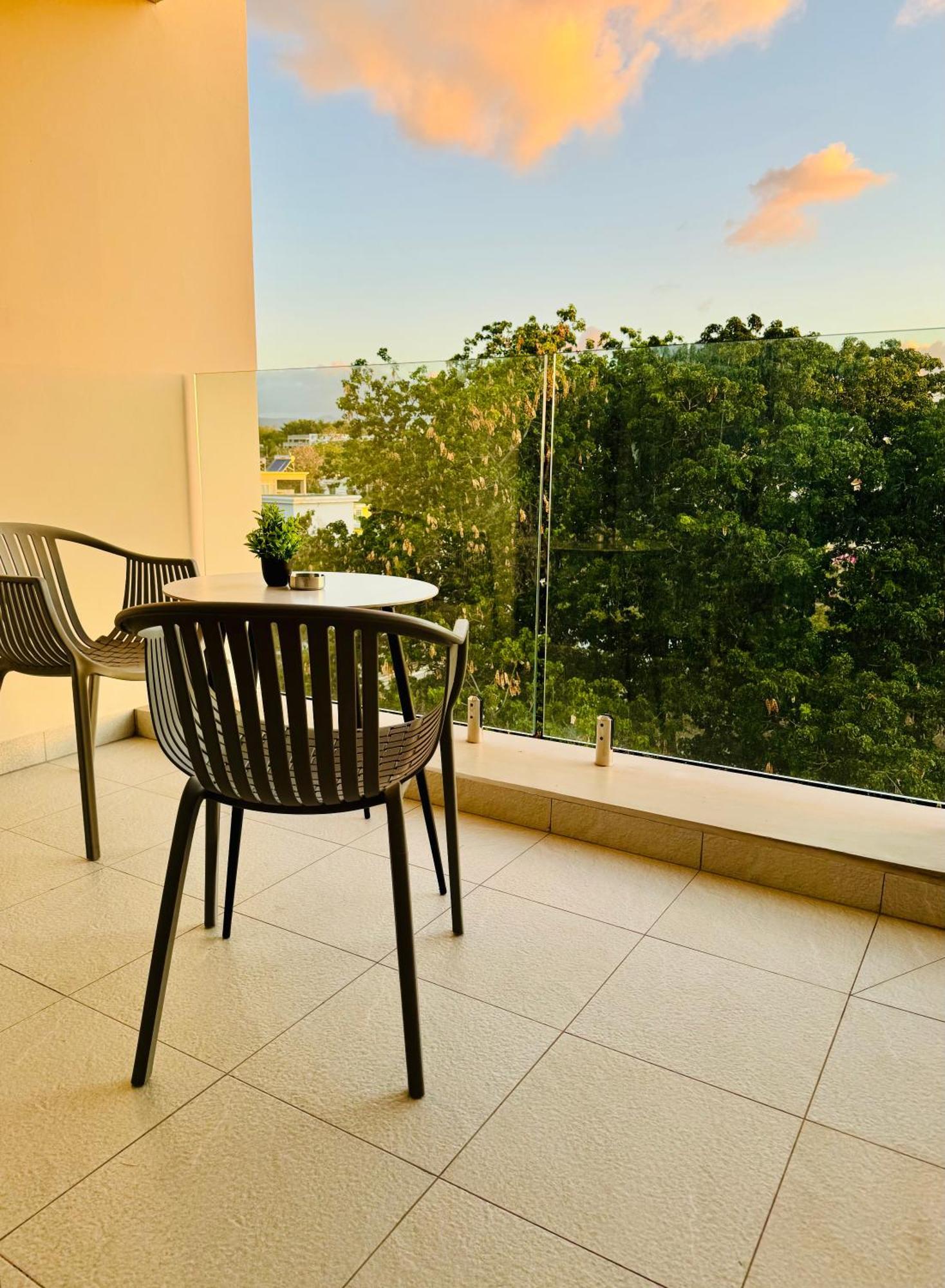 Modern Flat In Flic En Flac-Walk To The Beach Eksteriør billede